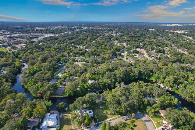 1214 E PARK CIR, Tampa, FL 33604