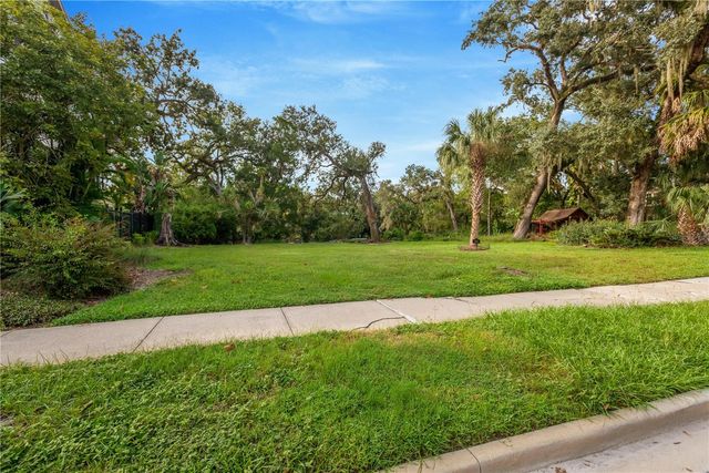 1214 E PARK CIR, Tampa, FL 33604