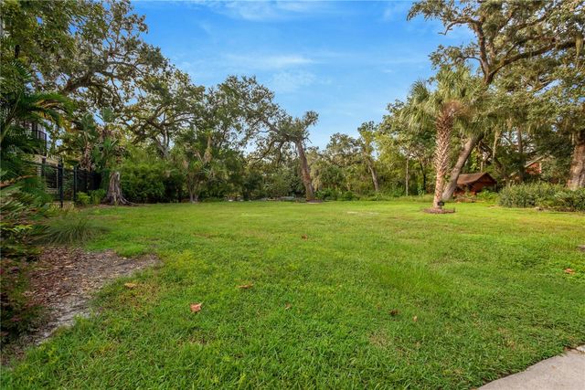 1214 E PARK CIR, Tampa, FL 33604