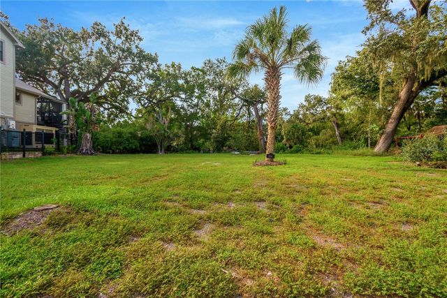 1214 E PARK CIR, Tampa, FL 33604