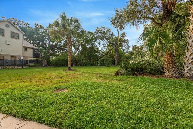 1214 E PARK CIR, Tampa, FL 33604