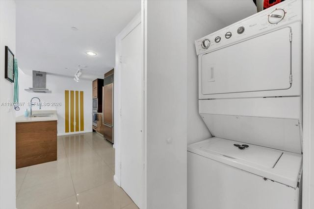 485 Brickell Ave 1807, Miami, FL 33131