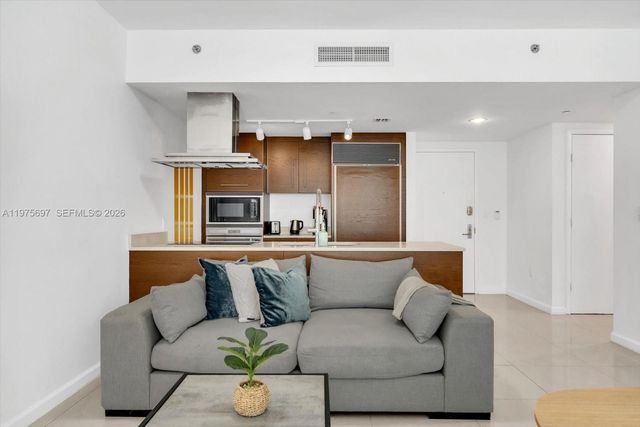 485 Brickell Ave 1807, Miami, FL 33131