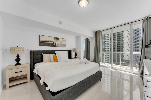 485 Brickell Ave 1807, Miami, FL 33131