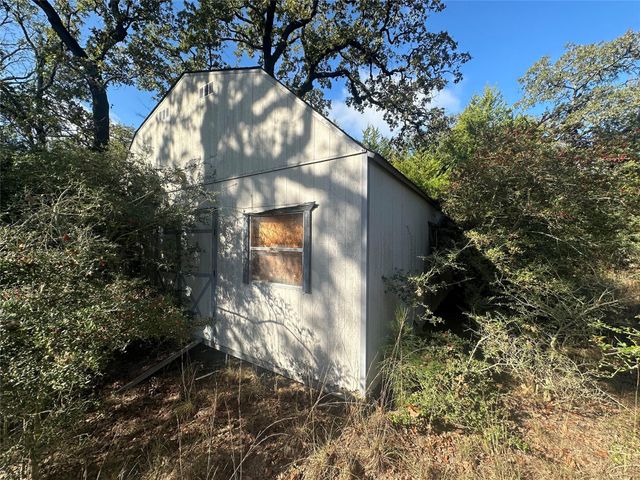 8032 County Road 314, Buffalo, TX 75831