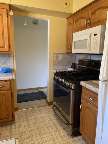 123 Riverview DRIVE, Waterford, WI 53185