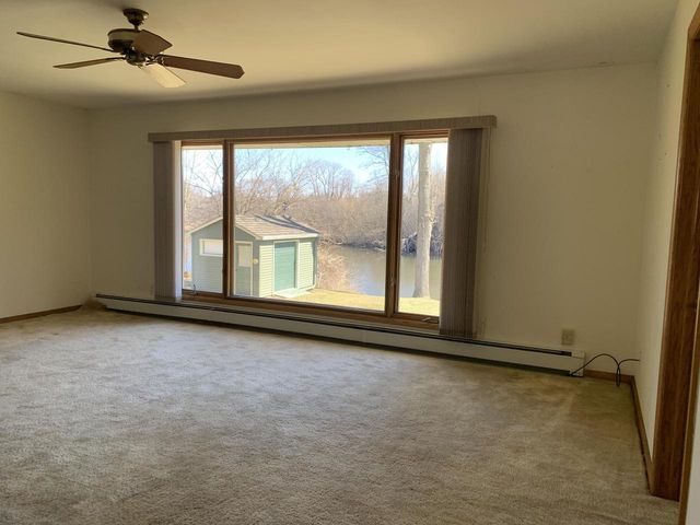 123 Riverview DRIVE, Waterford, WI 53185