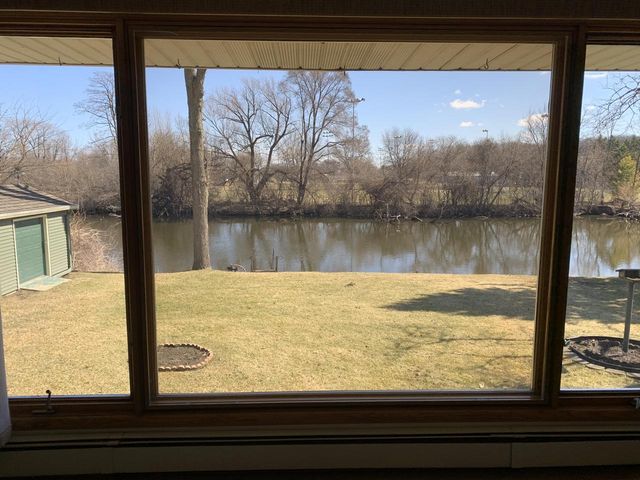 123 Riverview DRIVE, Waterford, WI 53185