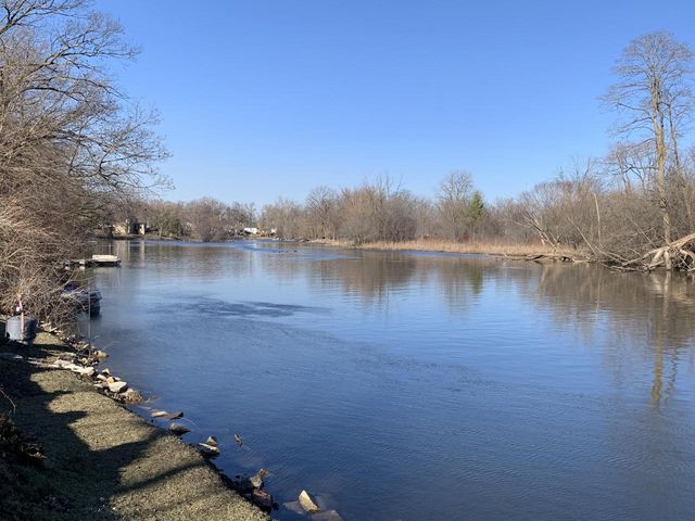 123 Riverview DRIVE, Waterford, WI 53185