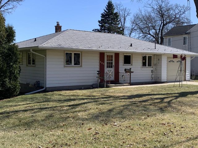 123 Riverview DRIVE, Waterford, WI 53185