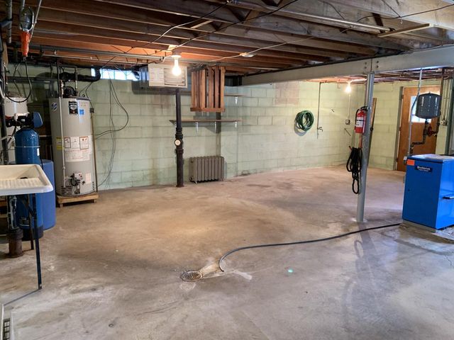 123 Riverview DRIVE, Waterford, WI 53185