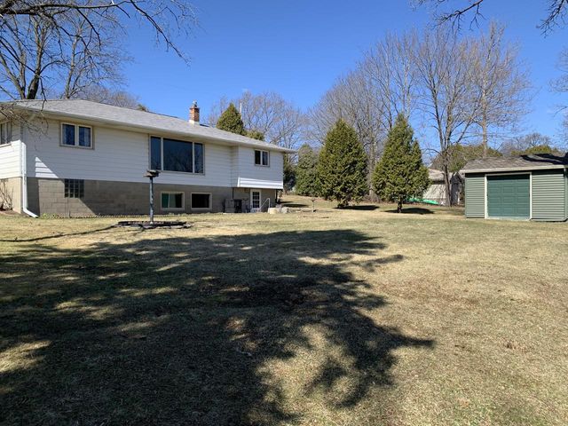 123 Riverview DRIVE, Waterford, WI 53185