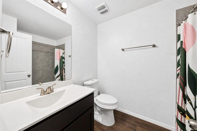 702 Green Clover Lane, Rosharon, TX 77583