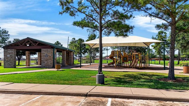 702 Green Clover Lane, Rosharon, TX 77583