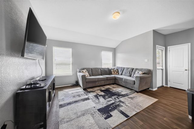 702 Green Clover Lane, Rosharon, TX 77583