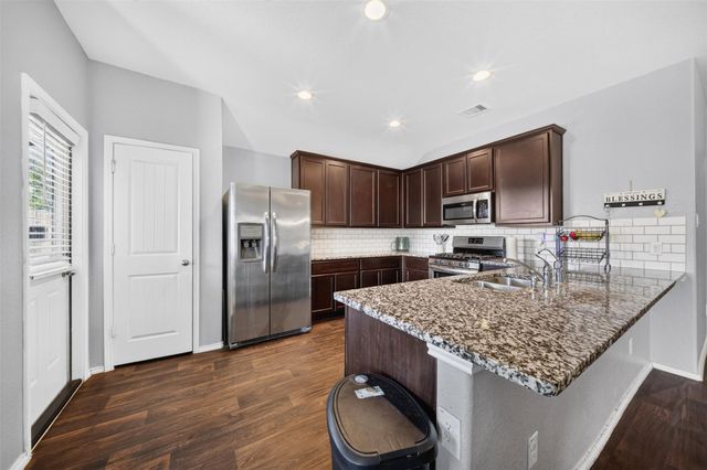 702 Green Clover Lane, Rosharon, TX 77583