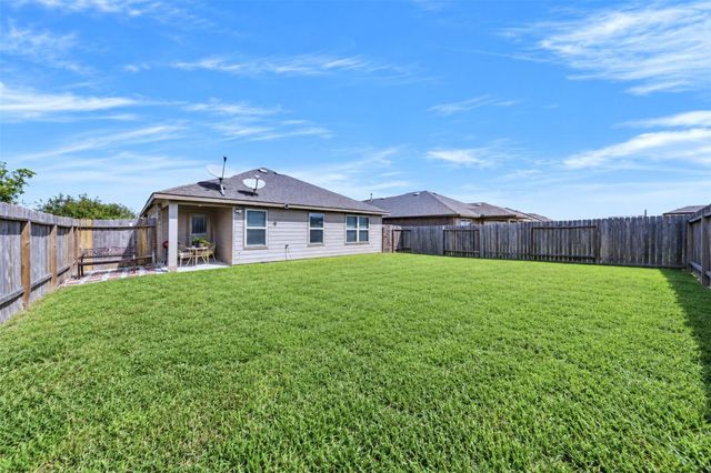 702 Green Clover Lane, Rosharon, TX 77583
