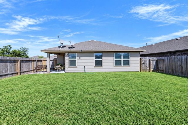 702 Green Clover Lane, Rosharon, TX 77583