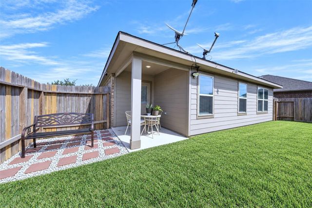 702 Green Clover Lane, Rosharon, TX 77583
