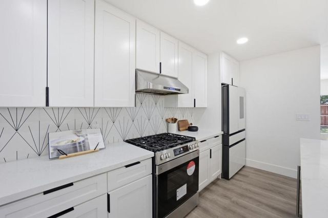 1052 Summerfield Drive, San Jose, CA 95121