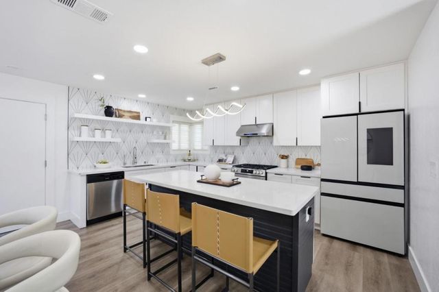 1052 Summerfield Drive, San Jose, CA 95121
