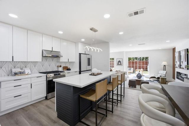 1052 Summerfield Drive, San Jose, CA 95121