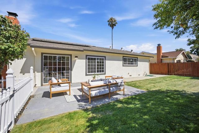 1052 Summerfield Drive, San Jose, CA 95121