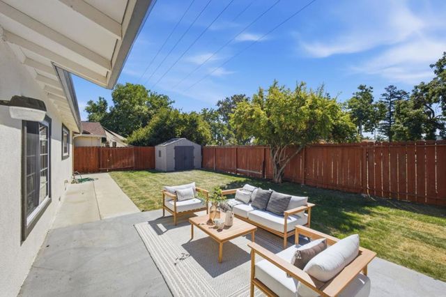 1052 Summerfield Drive, San Jose, CA 95121