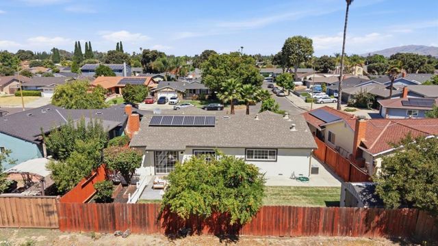 1052 Summerfield Drive, San Jose, CA 95121