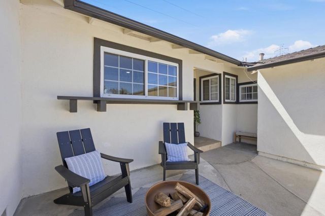 1052 Summerfield Drive, San Jose, CA 95121