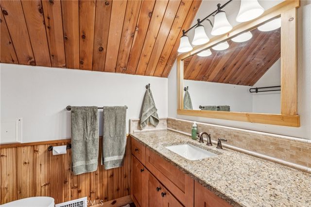 499 Golf Course, Lake Arrowhead, CA 92352