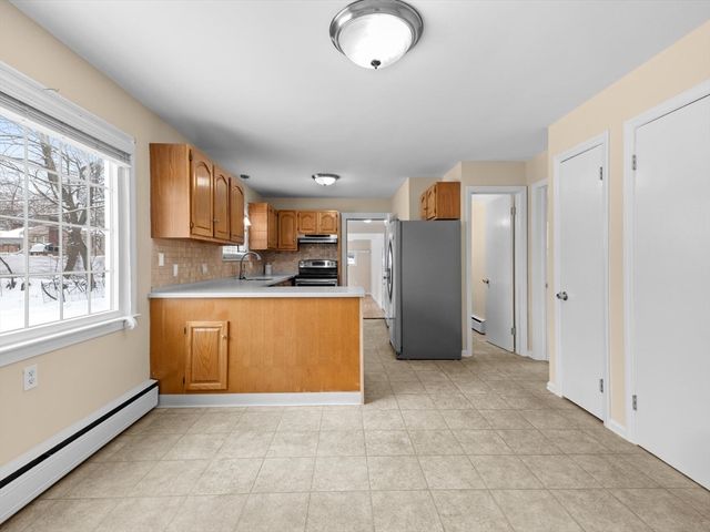 4 West End Ave, Westborough, MA 01581
