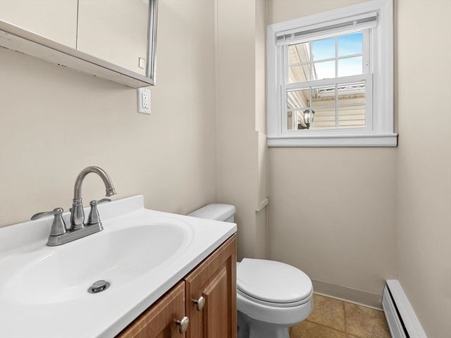 4 West End Ave, Westborough, MA 01581