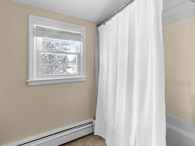 4 West End Ave, Westborough, MA 01581