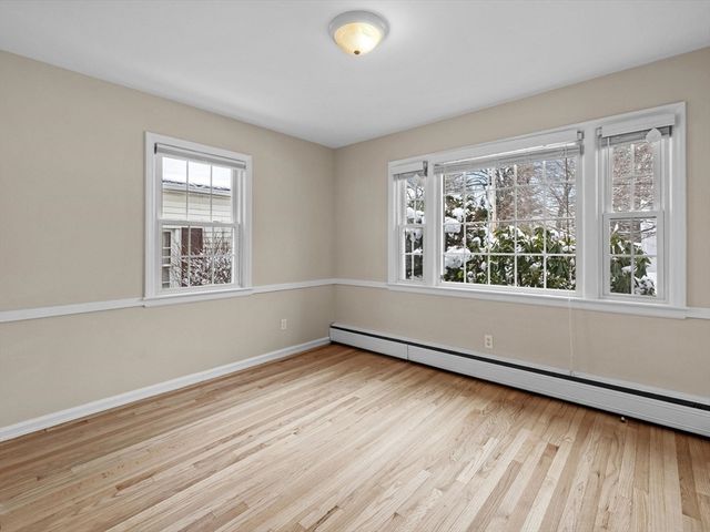 4 West End Ave, Westborough, MA 01581