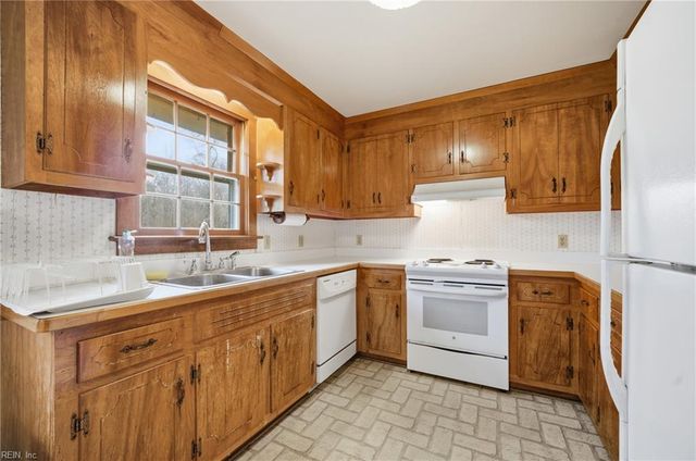 3438 Martin Johnson RD, Chesapeake, VA 23323