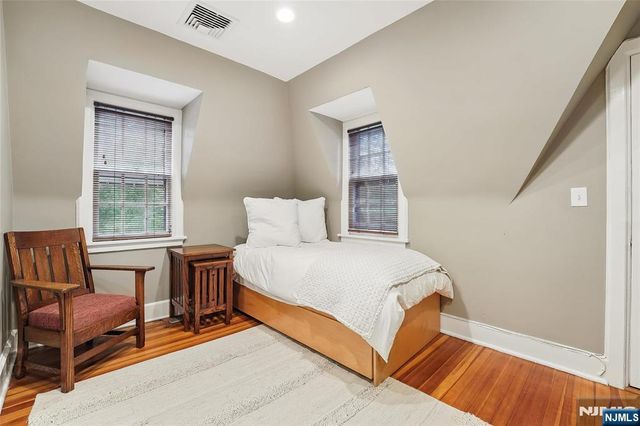 15 Wayside Place, Montclair, NJ 07042