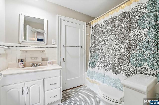 15 Wayside Place, Montclair, NJ 07042