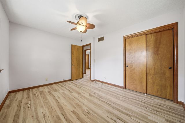 812 N Chipper Ln, Wichita, KS 67212