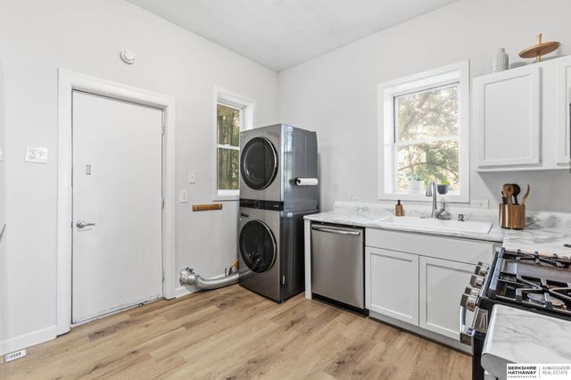 1017 S 23 Street, Omaha, NE 68108