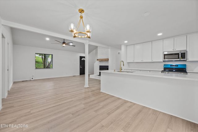 517 Sherwood Drive, Maryville, TN 37801