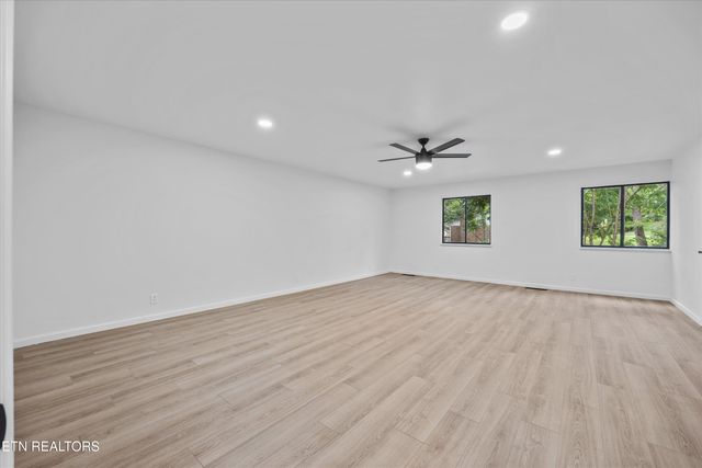 517 Sherwood Drive, Maryville, TN 37801
