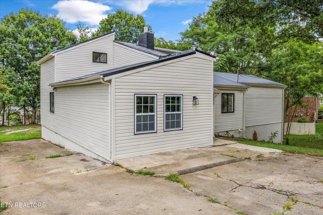 517 Sherwood Drive, Maryville, TN 37801