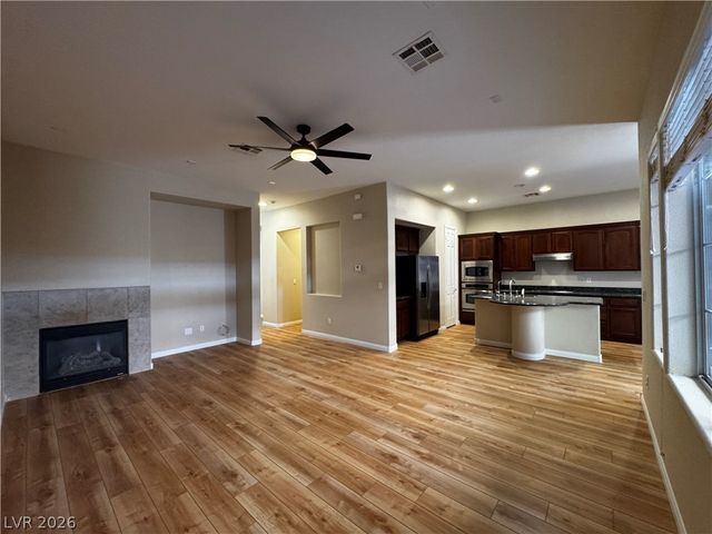 1913 Cape Cod Landing Drive, Las Vegas, NV 89135
