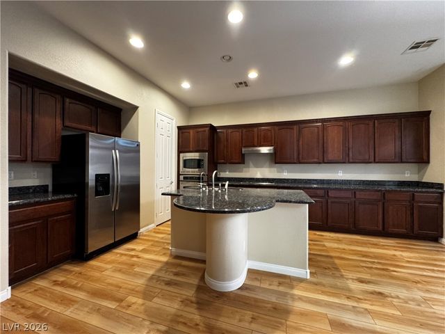 1913 Cape Cod Landing Drive, Las Vegas, NV 89135
