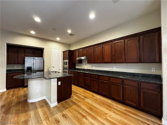 1913 Cape Cod Landing Drive, Las Vegas, NV 89135