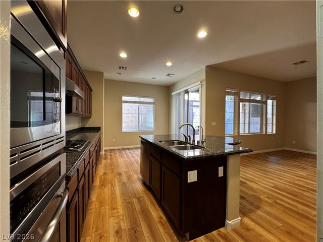 1913 Cape Cod Landing Drive, Las Vegas, NV 89135
