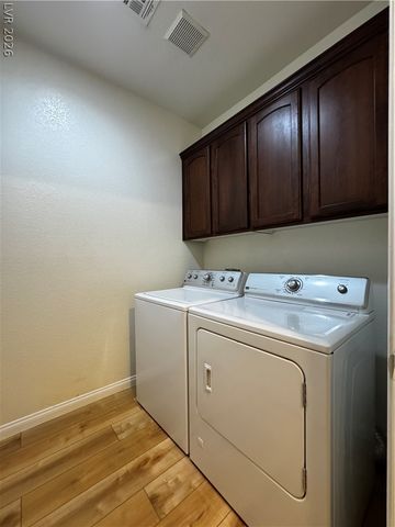 1913 Cape Cod Landing Drive, Las Vegas, NV 89135