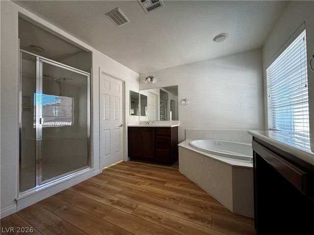 1913 Cape Cod Landing Drive, Las Vegas, NV 89135