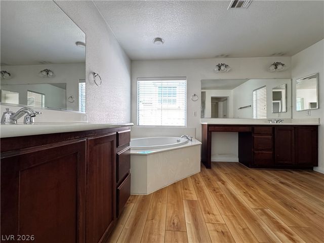 1913 Cape Cod Landing Drive, Las Vegas, NV 89135